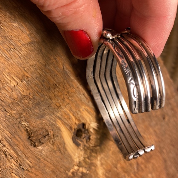 NAVAJO CUFF BRACELET by Tom Willeto, signed, sterling silver and turquoise - Picture 10 of 17